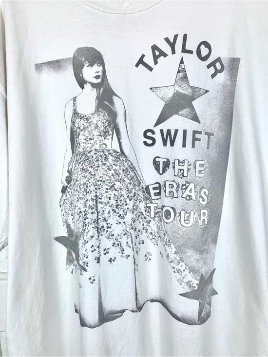 Tops - Taylor Swift The Eras Tour Concert Tshirt - Oversized - Vintage Frayed Edge Look